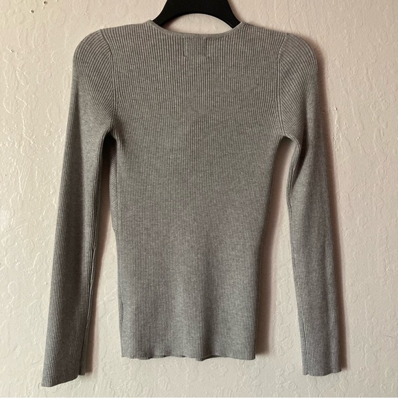 Knotted Gray Top - Picture 6 of 6